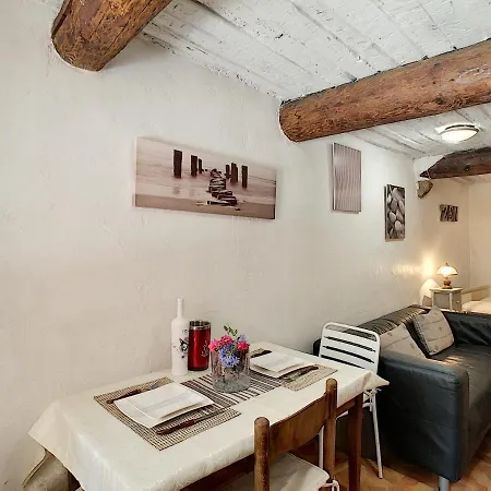 Apartment Studio Au Coeur Du Vieil 5 Mn Des Plages *