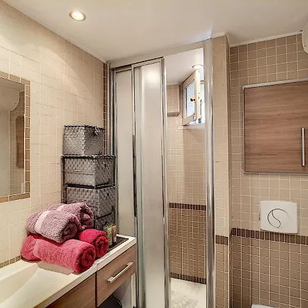 Studio Au Coeur Du Vieil 5 Mn Des Plages Appartamento Antibes