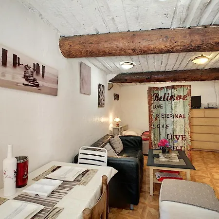 Apartman Studio Au Coeur Du Vieil 5 Mn Des Plages