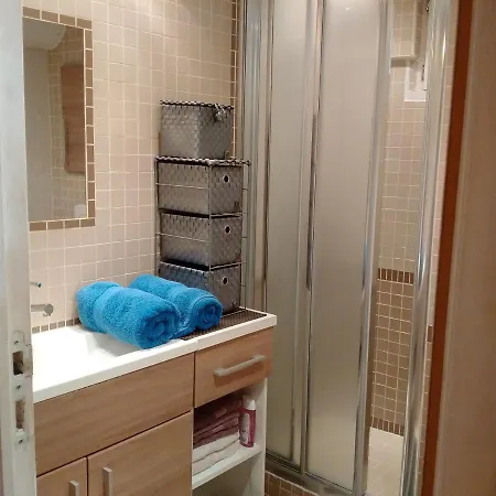 Studio Au Coeur Du Vieil 5 Mn Des Plages Appartement Antibes